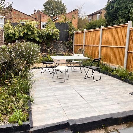 A Little Slice Of London Villa Екстериор снимка