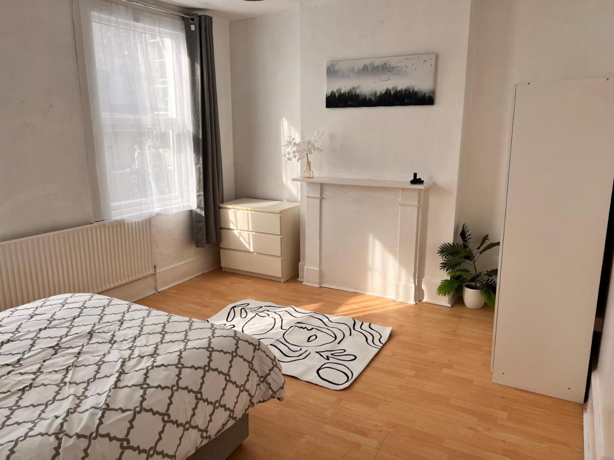 A Little Slice Of London Villa Екстериор снимка