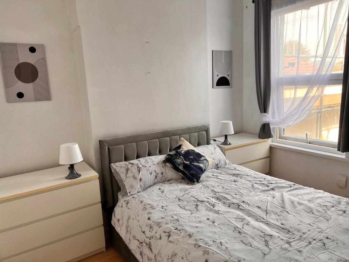 A Little Slice Of London Villa Екстериор снимка