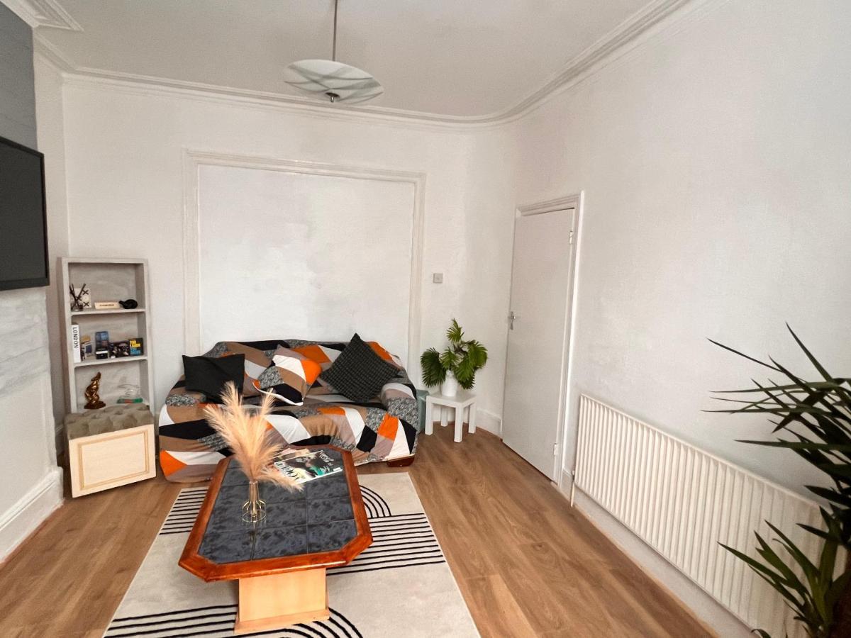 A Little Slice Of London Villa Екстериор снимка